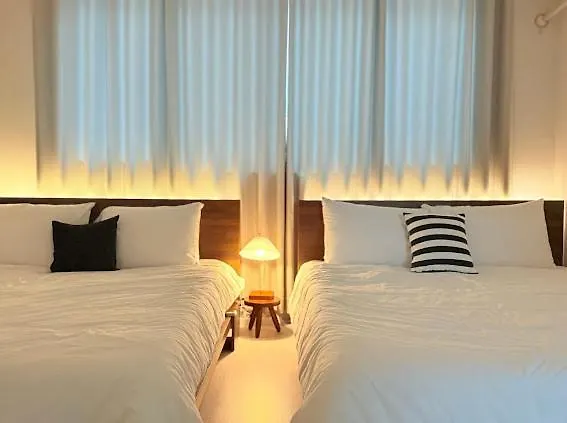 Sindaebang Station 8 Minutes On Foot 20 Minutes By Subway From Hongdae To Gangnam 3 4 Queen Beds 1 Bed Per Person 2 Floor 1 Minute From Convenience Store *