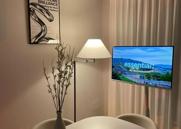 Sindaebang Station 8 Minutes On Foot 20 Minutes By Subway From Hongdae To Gangnam 3 4 Queen Beds 1 Bed Per Person 2 Floor 1 Minute From Convenience Store 서울특별시