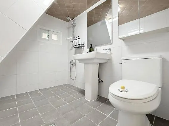 아파트 Sindaebang Station 8 Minutes On Foot 20 Minutes By Subway From Hongdae To Gangnam 3 4 Queen Beds 1 Bed Per Person 2 Floor 1 Minute From Convenience Store